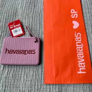 Havaianas Pink Silicone Card Holder with Red Logo and Clip